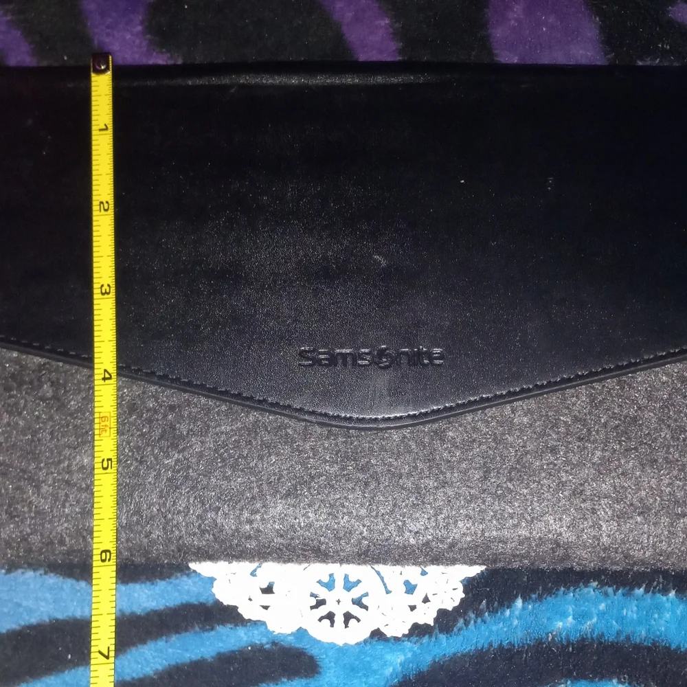 LAST CHANCE SALE ONLY $8 Black & Gray Samsonite Lenovo 7
